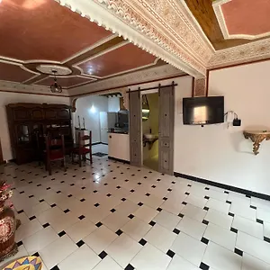 Apartment Red House 